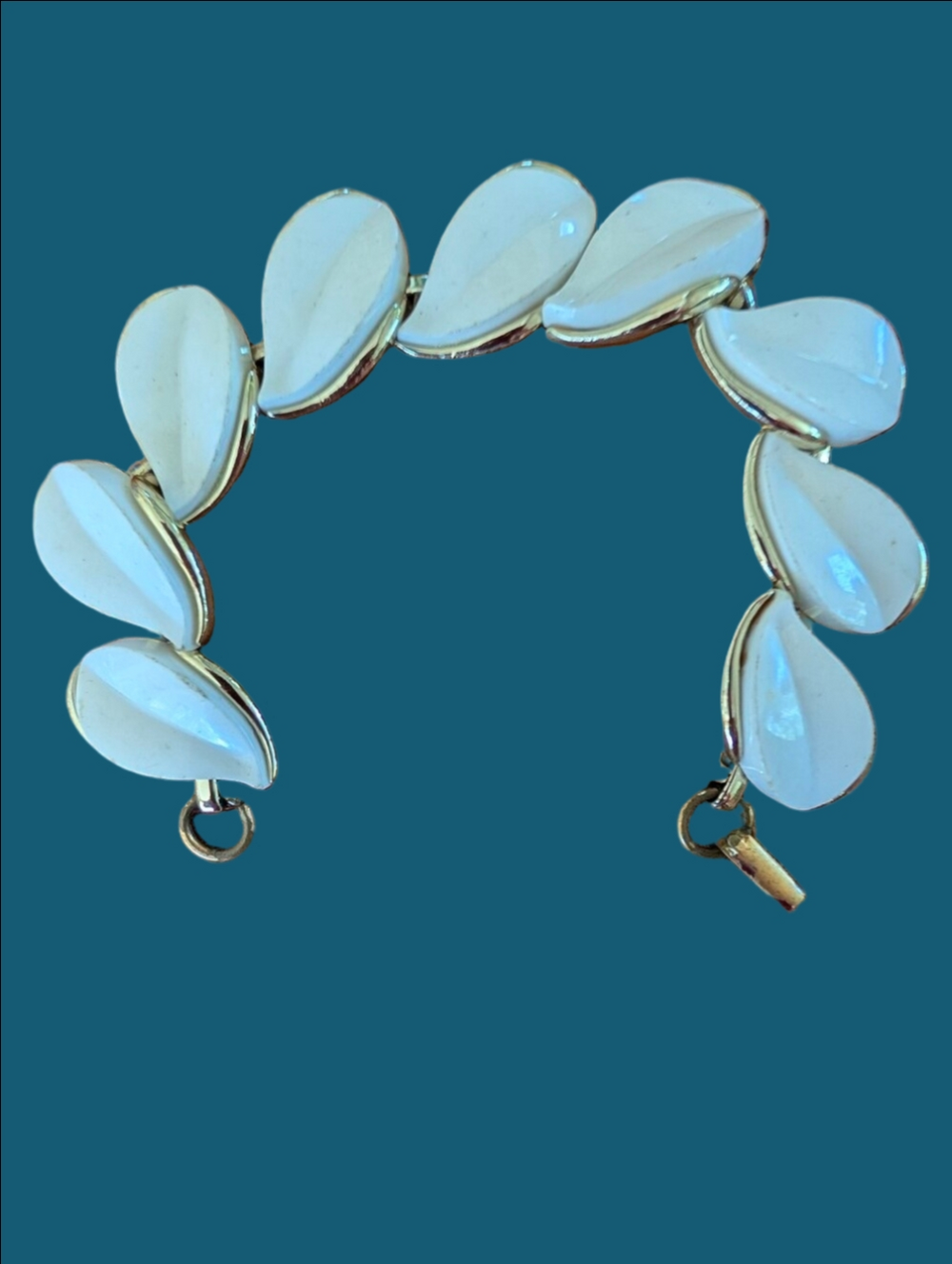 Vintage Bracelet White Teardrop Link Thermoplastics 1960s